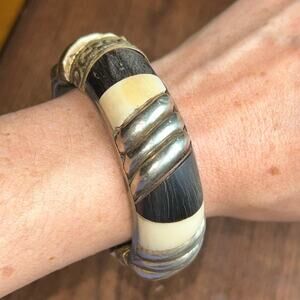VINTAGE ANTIQUE TRIBAL BOHEMIAN BOVINE BONE BRASS PANEL BRACELET PIN CLASP
